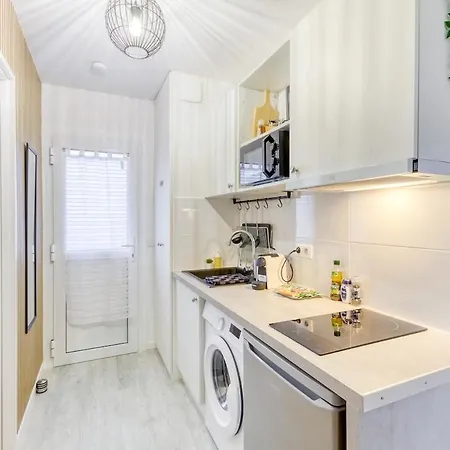 Parking Free - Cosy & Elegant Apartment